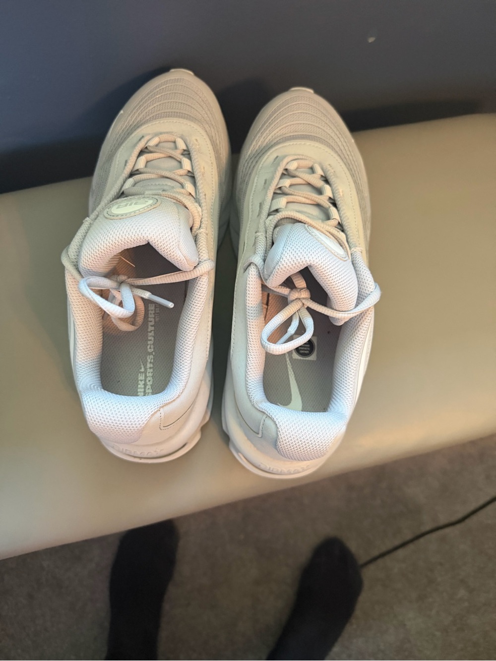 Nike Men’s Light Beige/Off-White Athletic Boots
